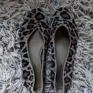 Skechers Women's Black and Tan Leopard Flats